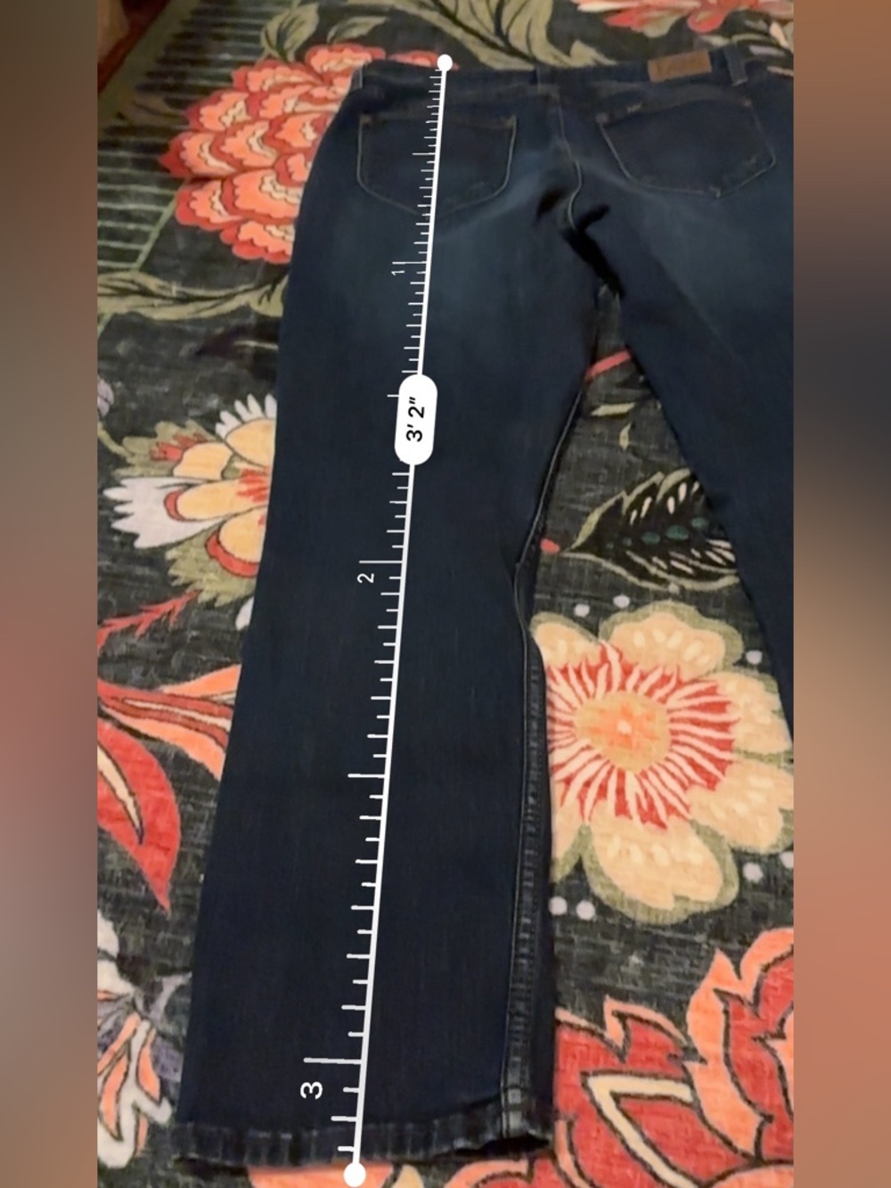 4/$20 💫
Lee Size 10M Classic Straight Leg Jeans - Picture 8 of 9